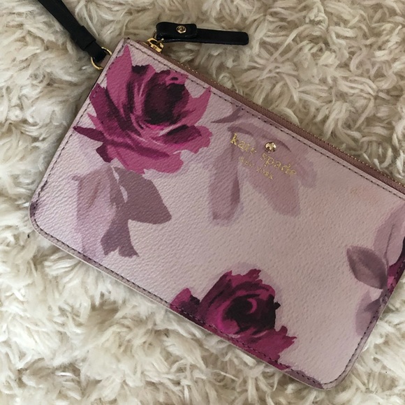 kate spade Handbags - Kate spade wristlet!